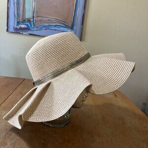 Rare Charter Club Women's Paper Straw Blend Wide Ruffle Brim Hat Made in Italy